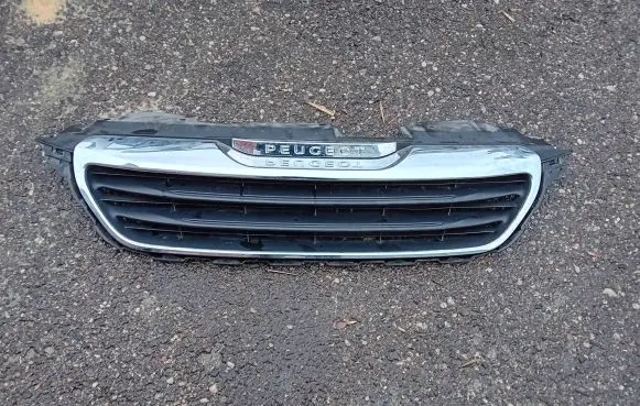 Peugeot 108 Front grill 531140H020 3200201 162141100100