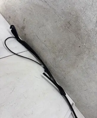 Maserati Grecale Windshield/front glass wiper blade 670175178 67017