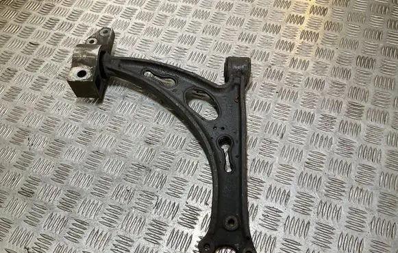Seat Leon (1P) Front lower control arm/wishbone 1K0407153G