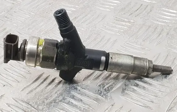 Fuel injector