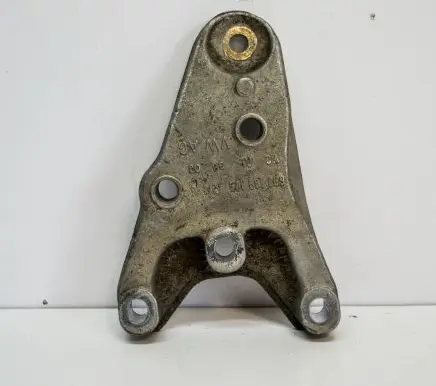 Volkswagen Polo V 6R Engine mounting bracket 6R0199185
