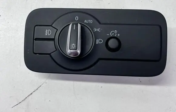 Volkswagen Touareg II Light switch 7P6941431AC