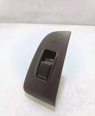 Toyota Avensis T250 Electric window control switch