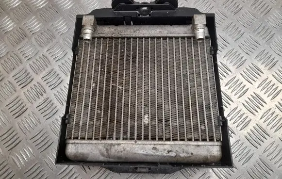 BMW 7 F01 F02 F03 F04 Coolant radiator 7572542