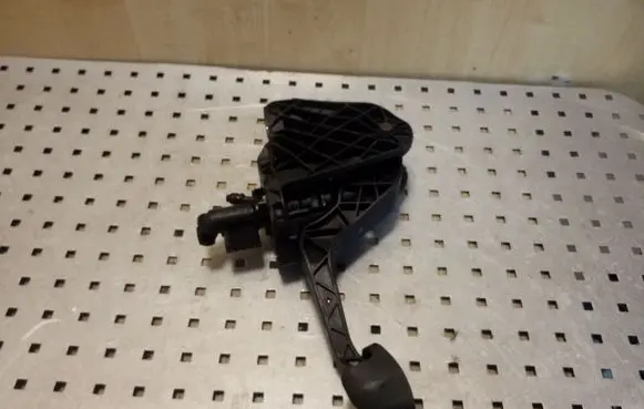 Clutch pedal