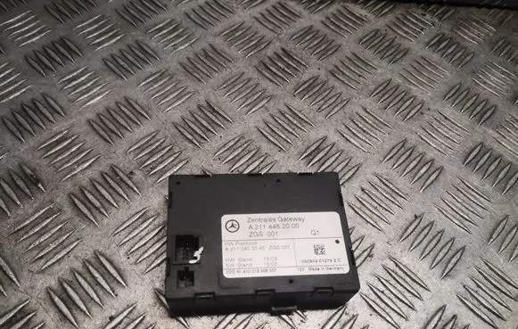 Mercedes-Benz E W211 Gateway control module 2114452000 A2114452000