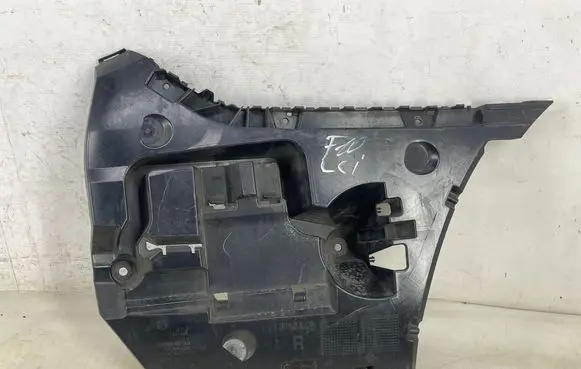 BMW 5 F10 F11 Bumper support mounting bracket corner 7331608