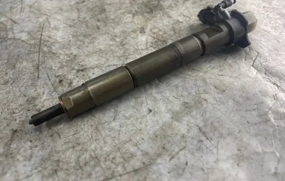 Jeep Cherokee III KJ Fuel injector 0445115067