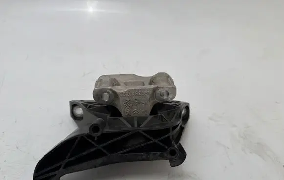DS Automobiles 4 II Engine mount bracket 9820499380