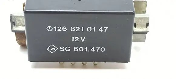 Mercedes-Benz 380 560SEC C126 Seat heating relay 1268210147 SG601470