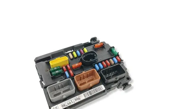 Citroen C3 Fuse module 9667199780