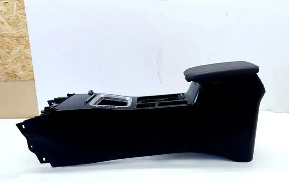 KIA Xceed Armrest 97021J7100 84698J7000