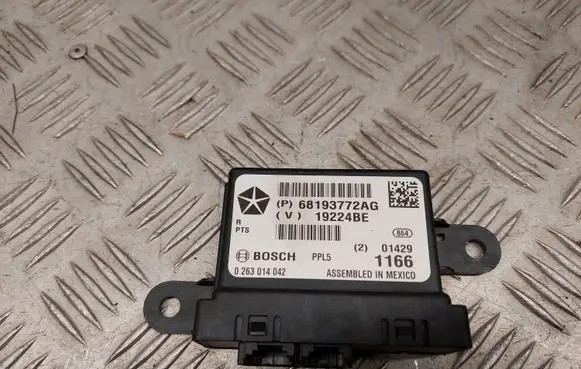 Chrysler Pacifica Parking PDC control unit/module 68193772AG