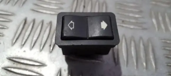 BMW 5 E39 Electric window control switch 8368974