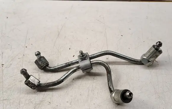 Toyota Corolla Verso AR10 Fuel injector supply line/pipe 237020R010 237010R010