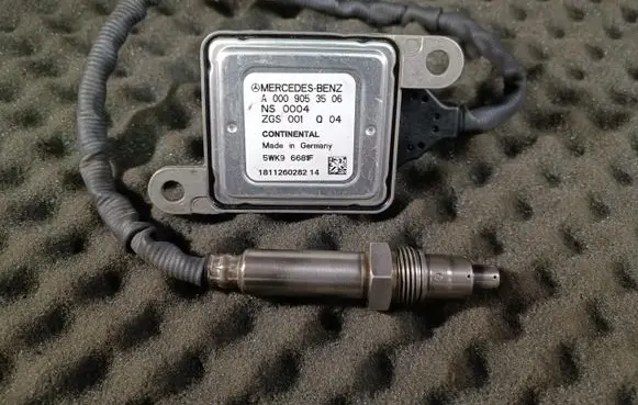 Mercedes-Benz GLK (X204) Lambda probe sensor A0009053506