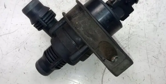 BMW 5 E39 Electric auxiliary coolant/water pump 