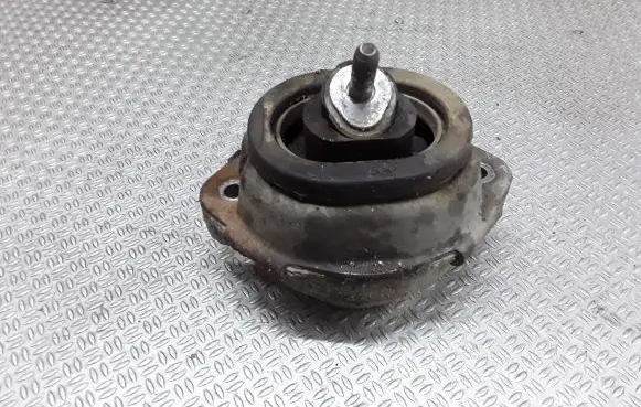 BMW X5 E53 Engine mount bracket