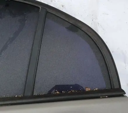 Honda Civic Rear vent window glass 