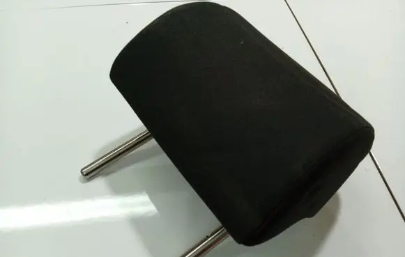 Volkswagen PASSAT B6 Front seat headrest 