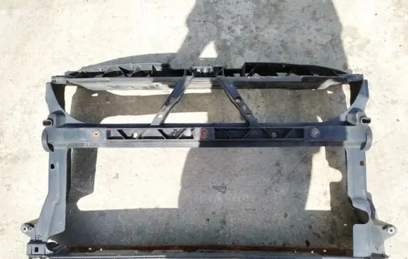 Volkswagen Phaeton Radiator support slam panel