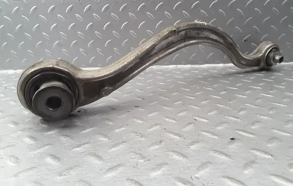 Peugeot 3008 I Rear control arm 443894 1205C040