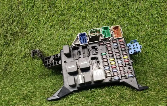 Ford Mondeo Mk III Power management control unit 4S7T14A073AB