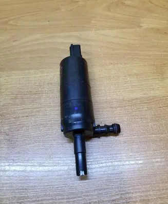 BMW 3 E92 E93 Headlight washer pump 8377430 001004 13264011