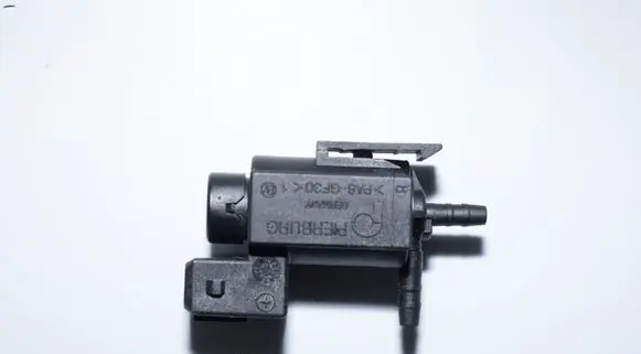 BMW 5 E39 Turbo solenoid valve 1742712