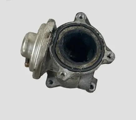 Volkswagen Polo EGR valve 045129637A