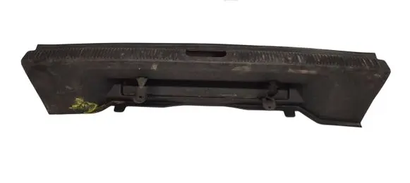 Trunk/boot sill cover protection