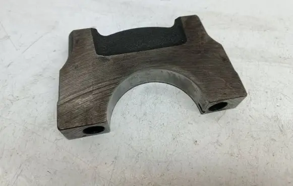 Volkswagen Touareg I Crankshaft Holder 0702