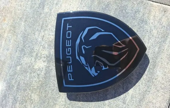 Peugeot 308 Manufacturer badge logo/emblem 9837101480