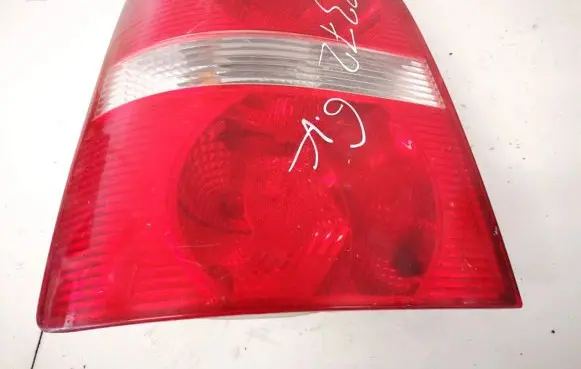 Volkswagen Touran I Rear/tail lights 1t0945095