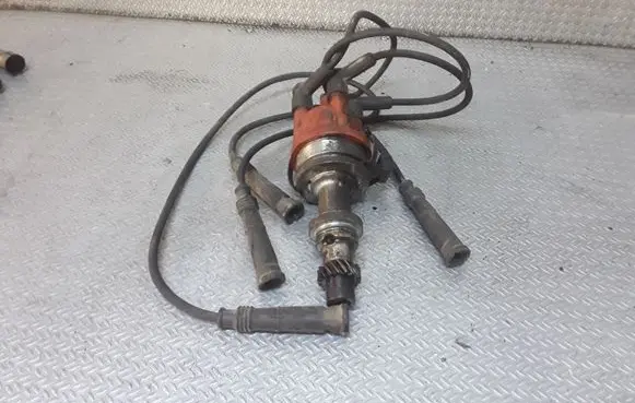 Audi A4 S4 B5 8D Spark distributor 0237520059