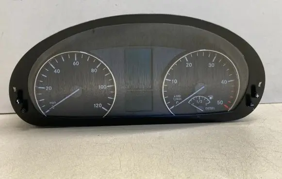 Mercedes-Benz Sprinter W906 Speedometer (instrument cluster) 1042992
