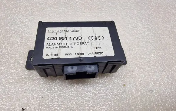 Audi A8 S8 D2 4D Alarm control unit/module 4D0951173D