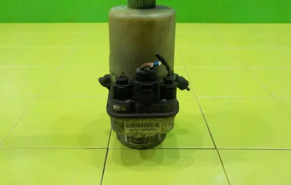 Volkswagen Polo V 6R Power steering pump 6R1423051Q 18AB30