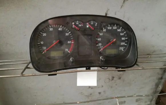 Volkswagen Golf IV Speedometer (instrument cluster) 0263618030 1J0920802