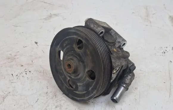 Land Rover Freelander 2 - LR2 Power steering pump 6G913A696EE B4911041929