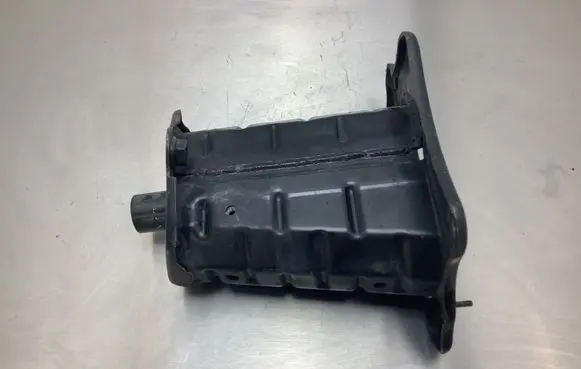 Lexus IS 220D-250-350 Front bumper mounting bracket 