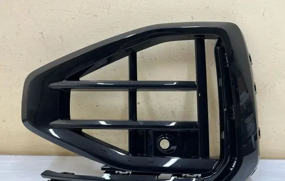 Volkswagen Touareg III Front bumper lower grill 760853665K