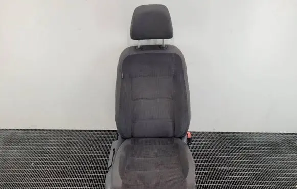 Volkswagen Golf V Front passenger seat 