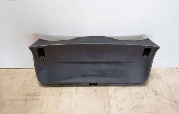 Renault Captur Tailgate/boot lid cover trim 909003742R 634140120