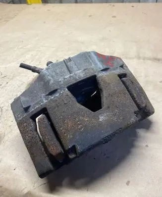 Volvo XC90 Front brake caliper 30657307