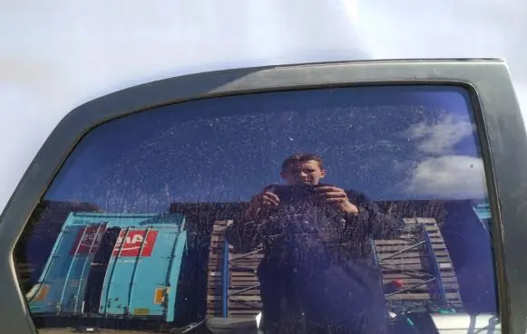 Volvo S80 Rear door window glass