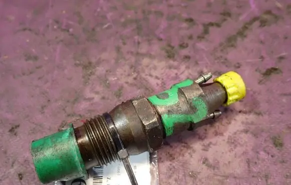 Volkswagen Transporter - Caravelle T4 Fuel injector 