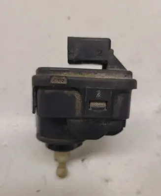 Skoda Octavia Mk1 (1U) Headlight level adjustment motor 1U0941295