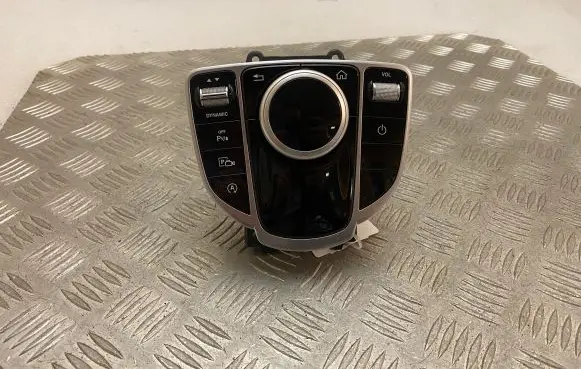 Head unit multimedia control