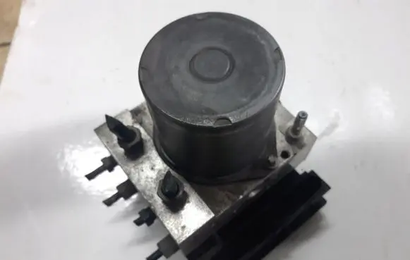 Citroen Xsara Picasso ABS Pump 9661963680